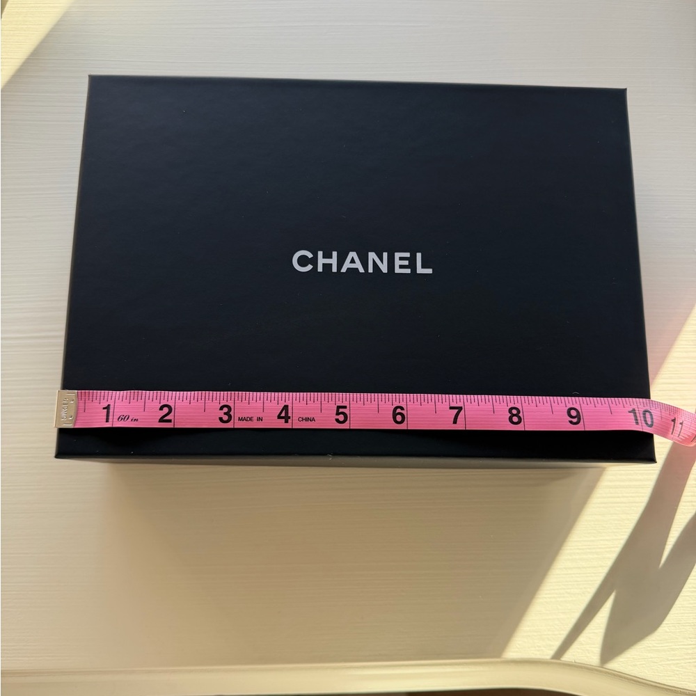 CHANEL Box 🖤 - Picture 4 of 6